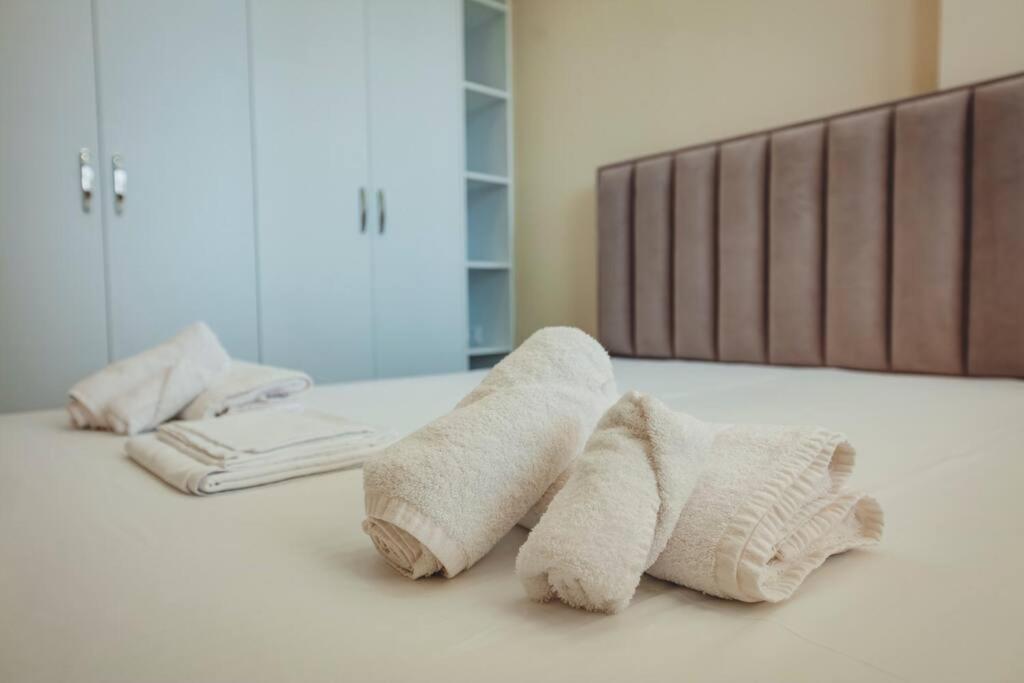 Luxury Apartment At Myslym Shyri Tirana Esterno foto