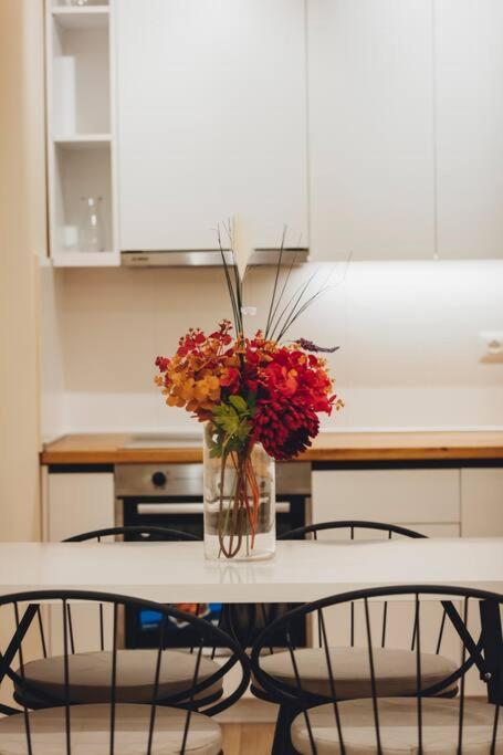 Luxury Apartment At Myslym Shyri Tirana Esterno foto
