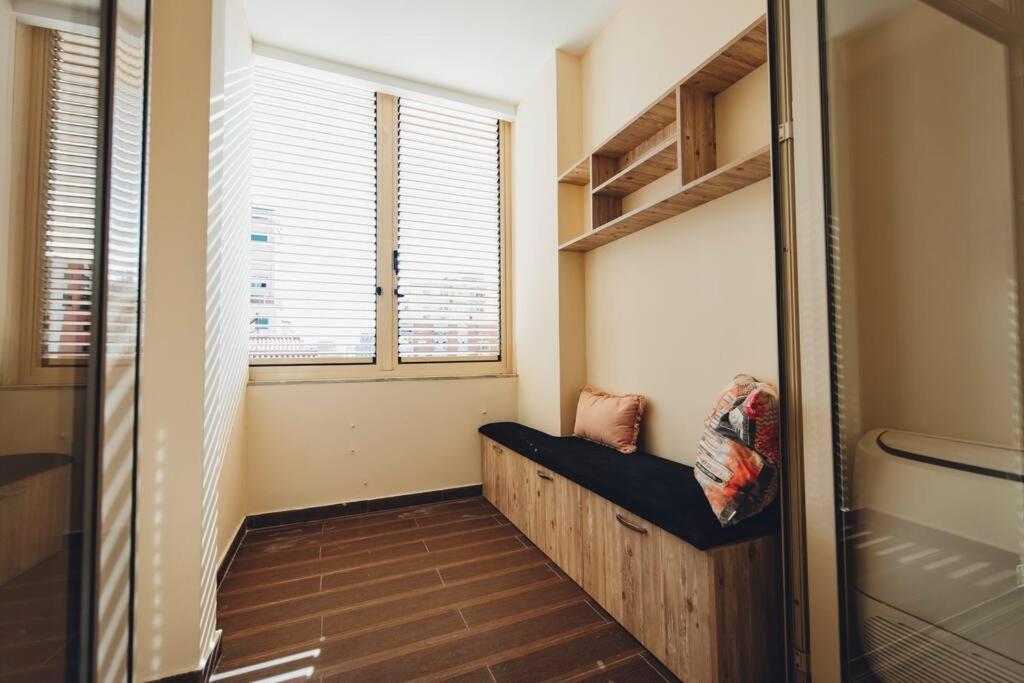 Luxury Apartment At Myslym Shyri Tirana Esterno foto